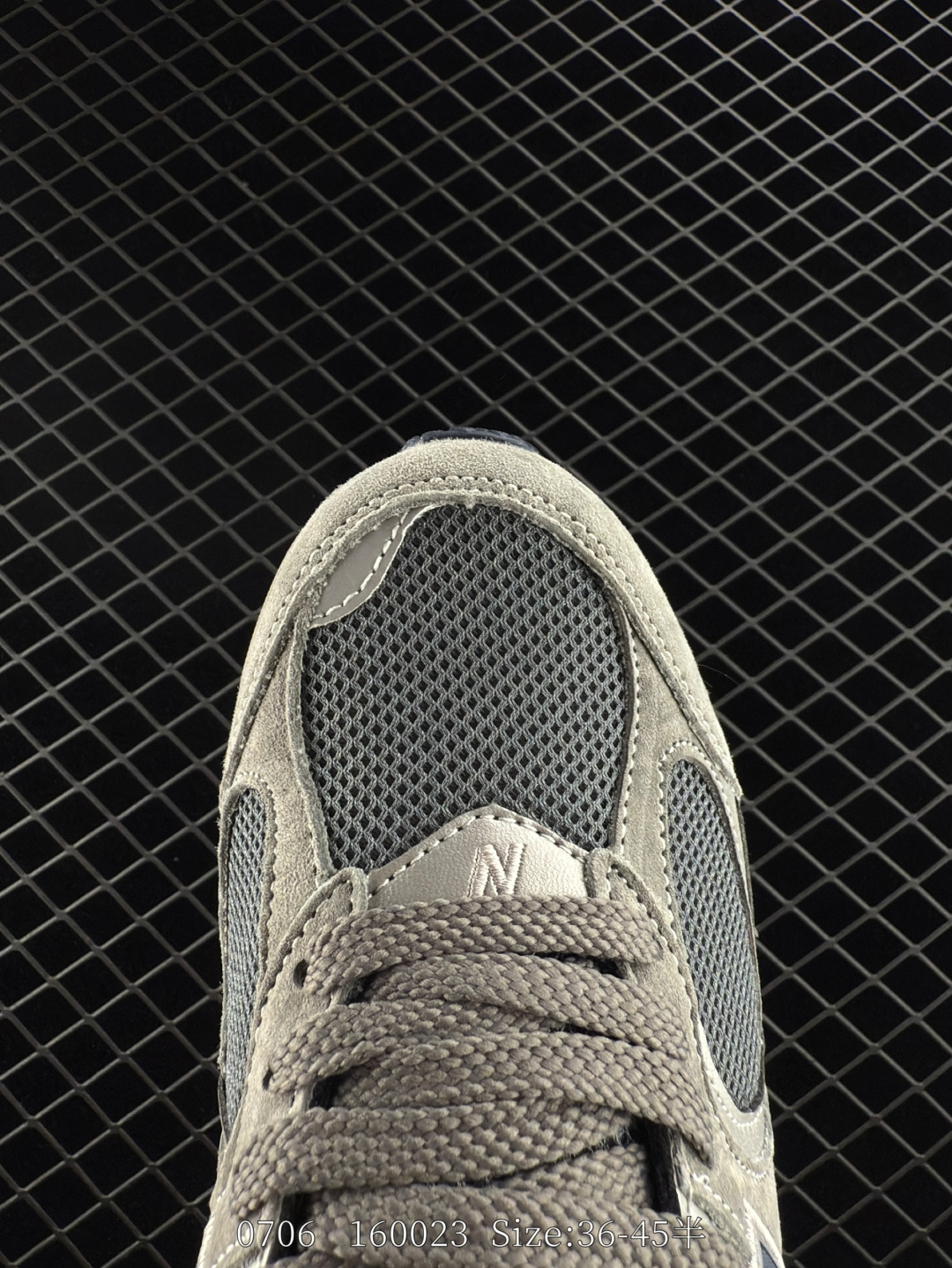 New Balance  ML2002RC